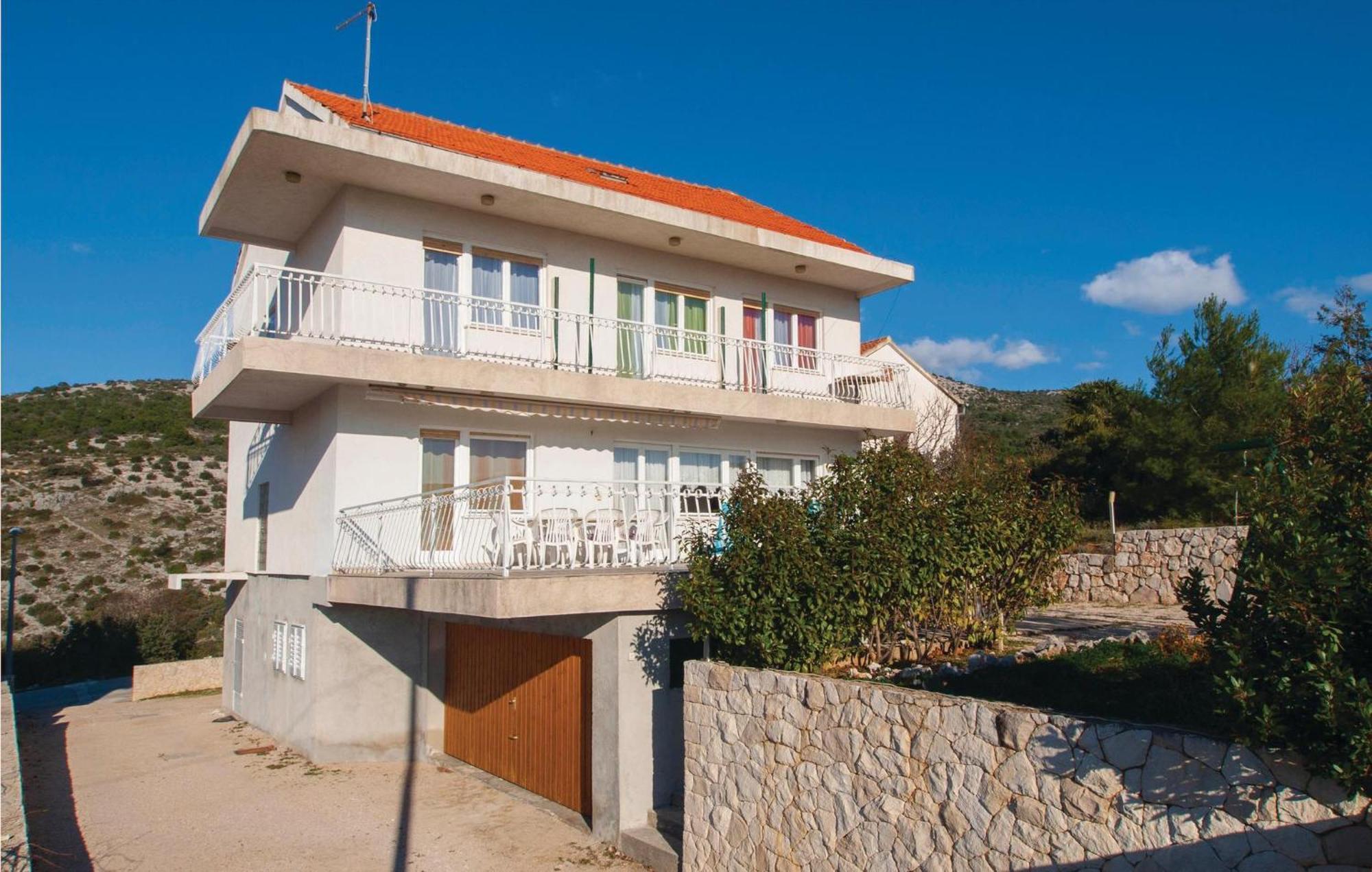 Cozy Home In Dolac With Kitchen Primošten Kültér fotó