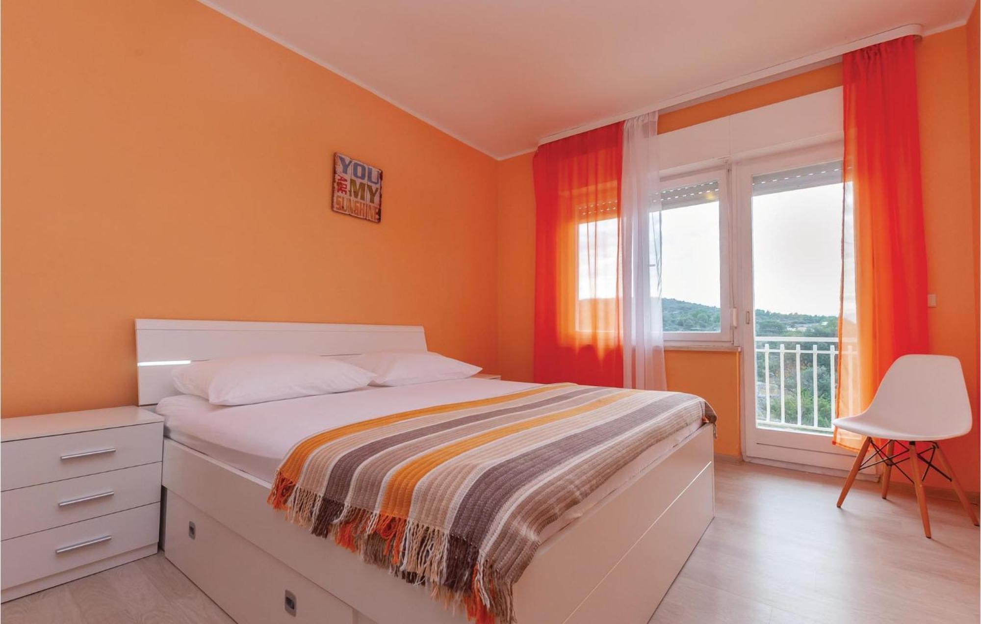 Cozy Home In Dolac With Kitchen Primošten Kültér fotó
